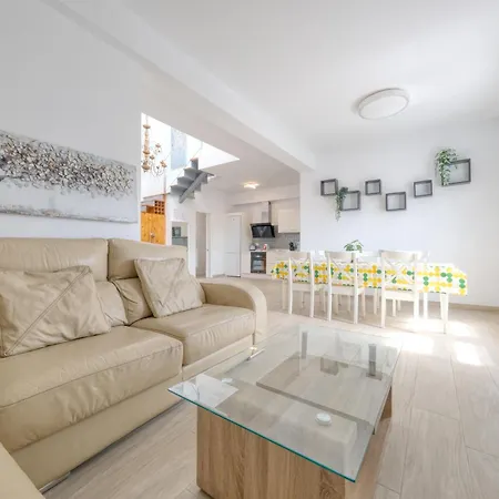 Casa Dang - 600m To The By Lanzarote Holiday home